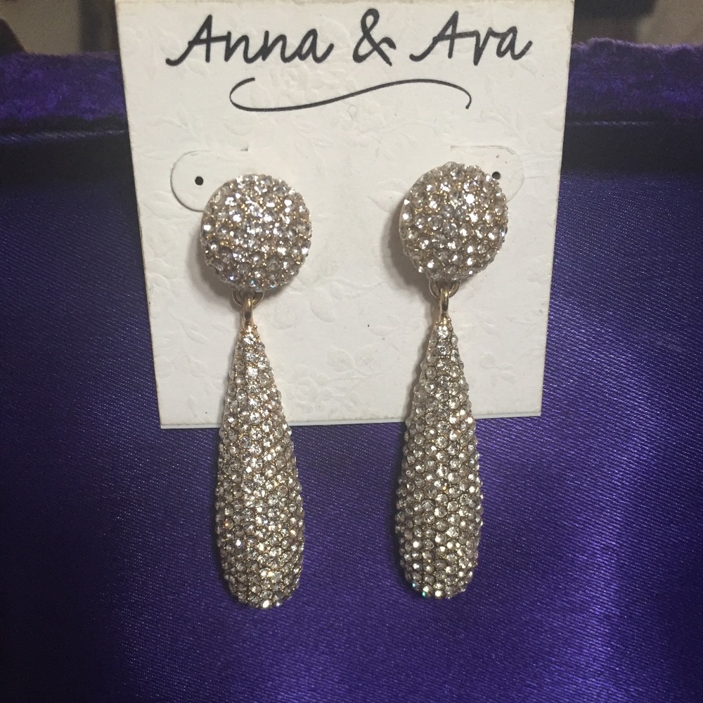 Anna & Ava dangle earrings